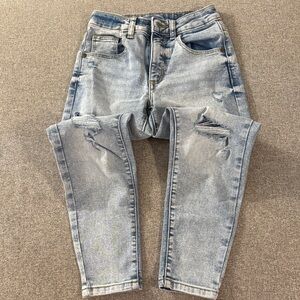 5/$15- Distressed Light Wash Jeans
